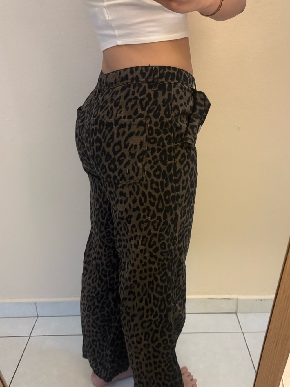 LEOPARD PRINT JEANS 🐆🍒🎱 - Picture 2 of 5